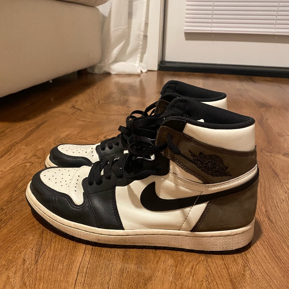 Air Jordan 1 Mocha Size 10.5 Men’s